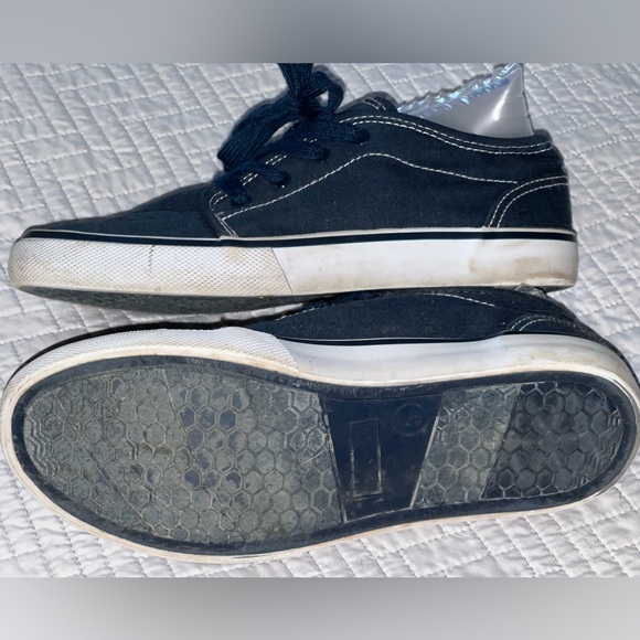 THREE (3) Pairs of sneakers (Ked/Converse Type) BLOWFISH and Target Brand - B2S - Picture 5 of 10